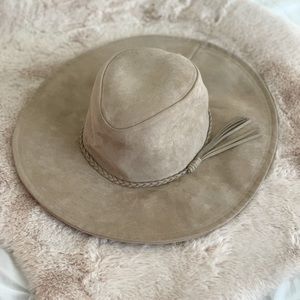 WINDSOR Nude Suede Floppy Hat with Tassel ✨